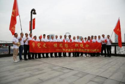 多年来对你们不管不帮的公婆。为什么突然在你面前抱怨妯娌不好?反而夸我好。是想暗示什么吗？游戏画面